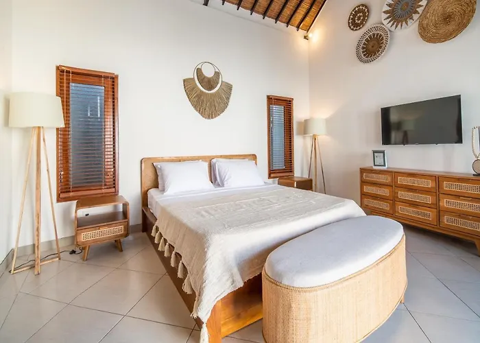 2 Bedroom Balinese Private Pool In Seminyak