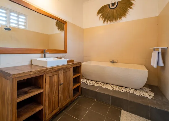 2 Bedroom Balinese Private Pool In Seminyak