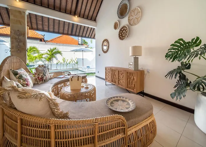 2 Bedroom Balinese Private Pool In Seminyak